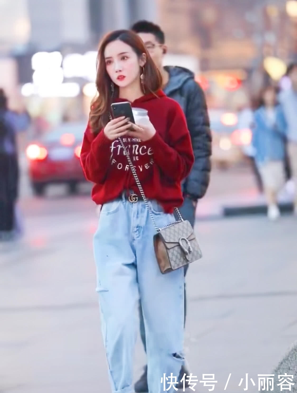 校草|建议学生党:卫衣下别搭小脚裤了,太普通!试试这么穿,迷倒校草