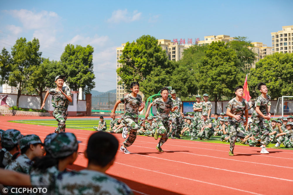 李昊|全国多地中小学迎来开学季