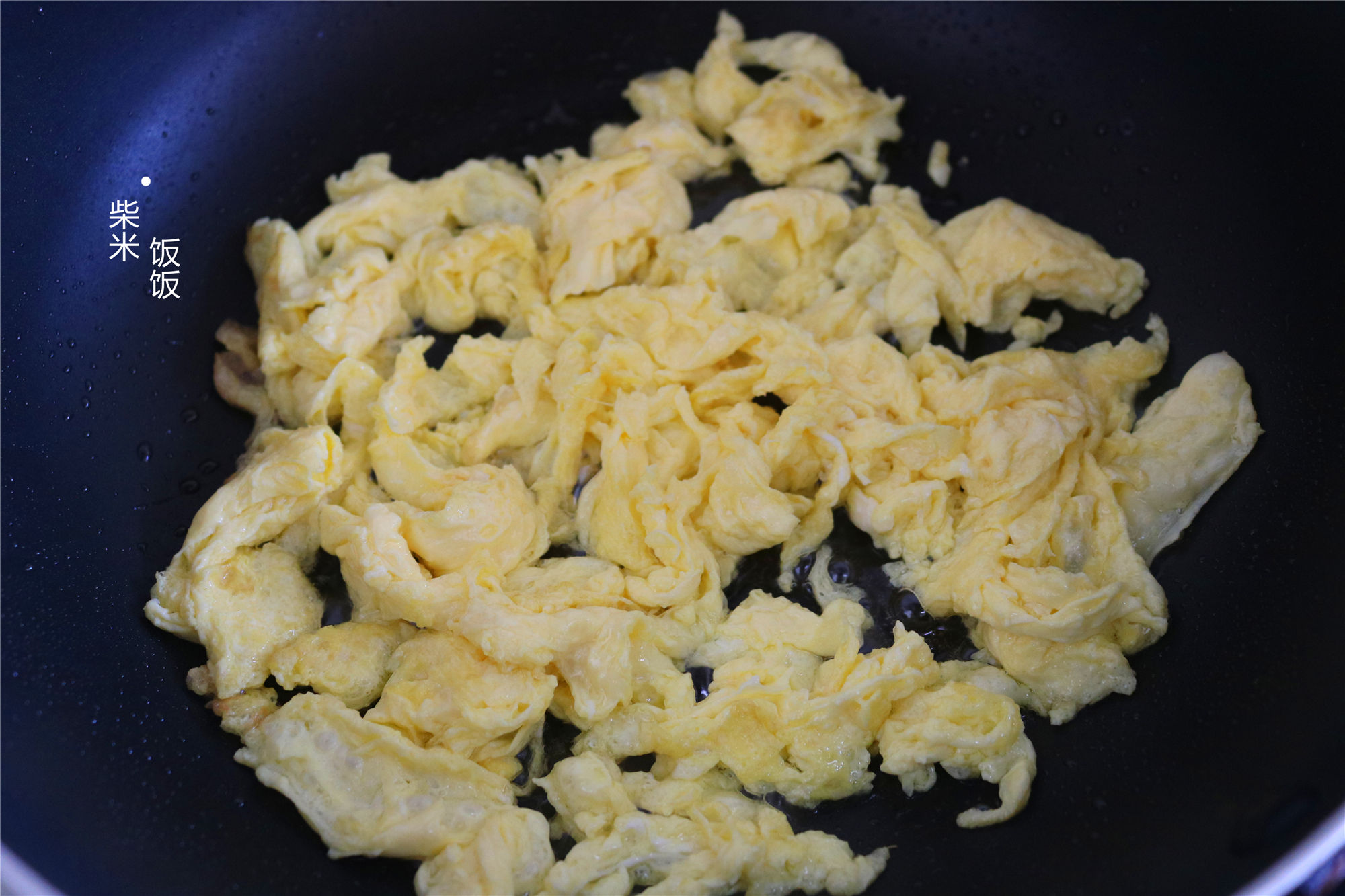 杏鲍菇|杏鲍菇别总炒肉了,搭配这两种食材,大火一炒,比炒肉更香