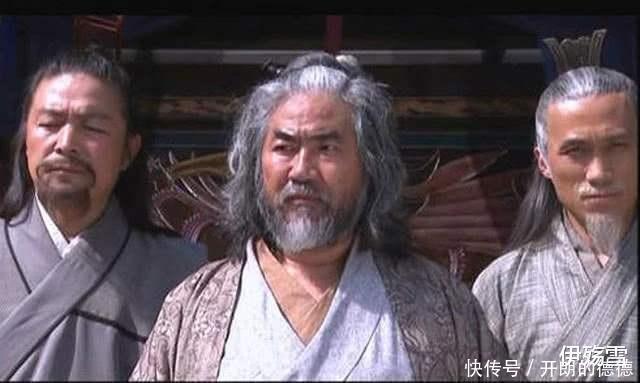 《倚天屠龙记》中有失误写完后,金庸才发现这乞丐是多余的