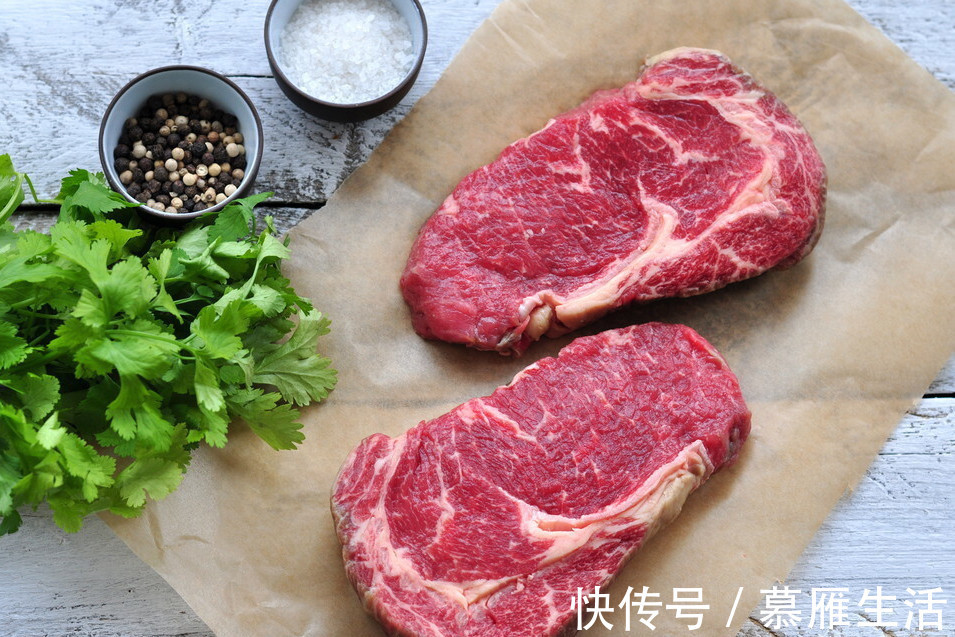 肉质|买牛肉时,别再被商贩忽悠了,牢记3不买技巧,肉质新鲜口感好