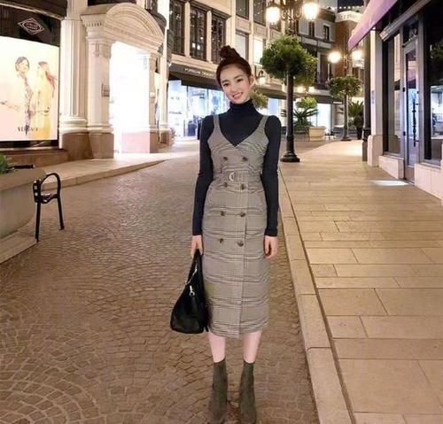 羊羔绒|真正时髦的女人，少穿“卫衣牛仔裤”，这样搭配才洋气