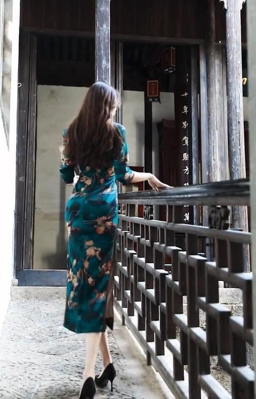 背影|背影看上去很美的旗袍,独一无二的熟女魅力