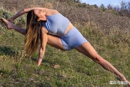 手肘|体态匀称,穿衣有型,坚持以下瑜伽练习,减脂瘦身,塑造曲线!