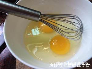 吃剩的米饭别再炒了，换种新做法，分分钟被抢光