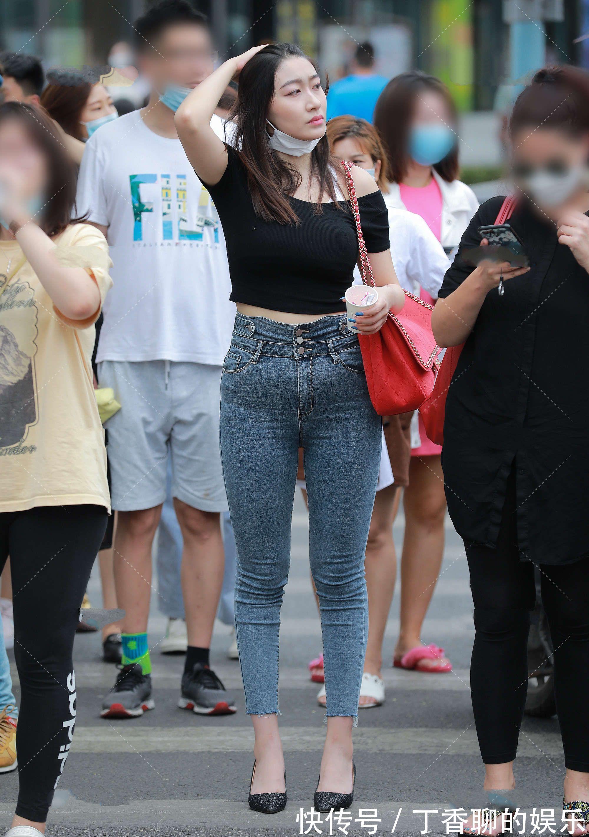 包边|黑色一字肩上身效果很有女人味,高腰的裤子很显腿长
