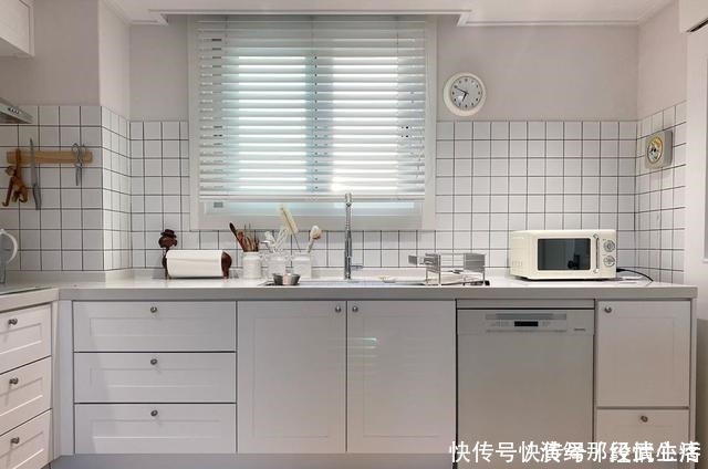 厨房|看了她家的厨房收纳场景,我甘拜下风!学会了你也是收纳“王者”!