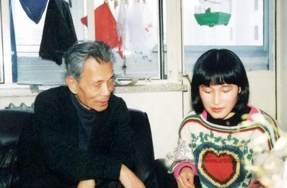 美女|最尴尬的收藏,美女花253万为画家朋友捧场,却发现自己被骗了