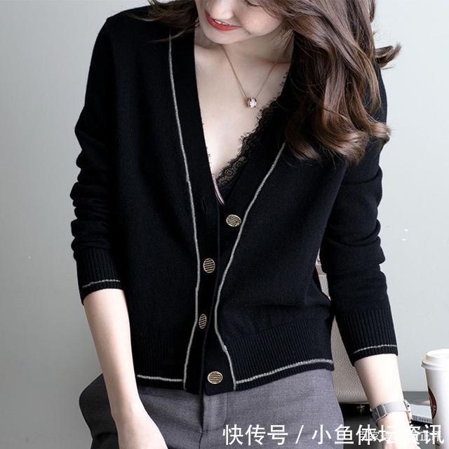 今年的开衫毛衣越来越时髦了,聪明女人立秋都这样穿,真心迷人