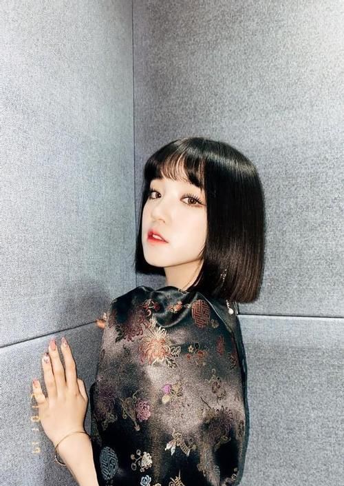 今年最心动的5款发型，超显脸小还不挑人，给你的气质加分