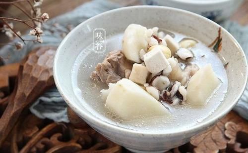 秋天进补，有条件要多喝这“四神汤”，全家都合适，胃口好吃饭香