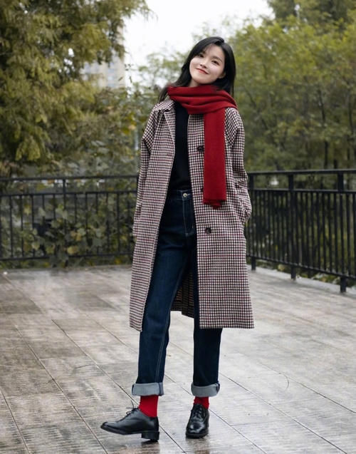 早春穿什么优雅还时髦？温柔博主的4个“配色”妙招，简直美极了