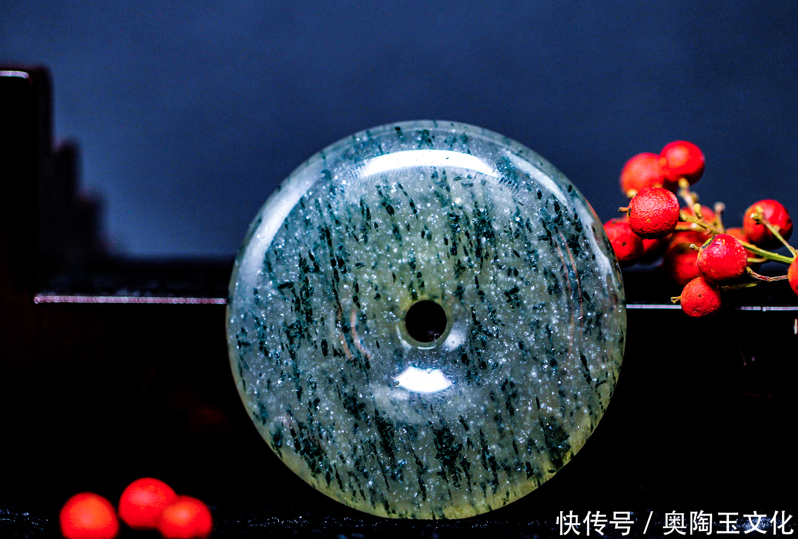 奥陶玉平安扣适合那些人群佩戴