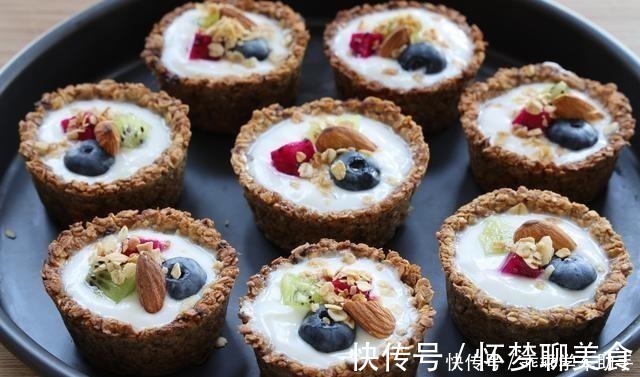 喝不完的牛奶别浪费,搭配燕麦做出一款特色甜点,营养更高档!