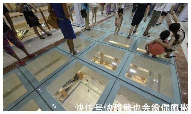 玻璃|不用铺木地板,在屋里装玻璃地板,好看还整洁,真方便