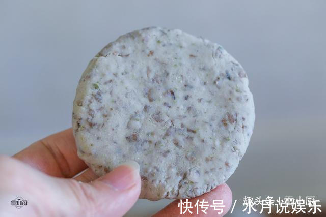 山药蛋|用山药蛋做的小饼,又香又糯,吃一个还想吃一个