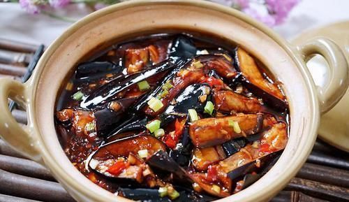 花青素|茄子此做法简直太下饭了，好吃到连汤汁都不剩，成本不到5块钱