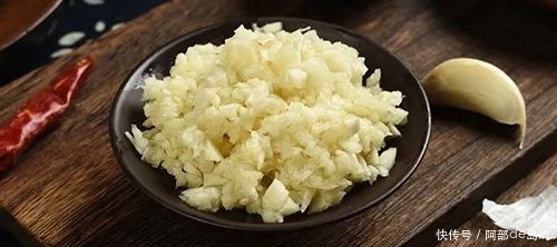 中年|春日吃大蒜,防病又保健,但这五类人要少吃!