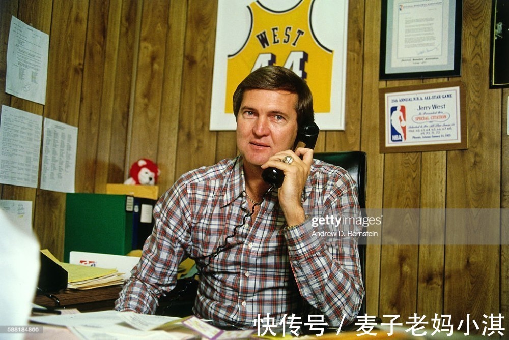 mvp|一条短信取消终身季票惹恼韦斯特,他和湖人的矛盾源于小卡?