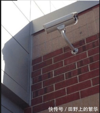 |搞笑GIF:你干嘛无缘无故扇我,不知道会扇得手疼吗?