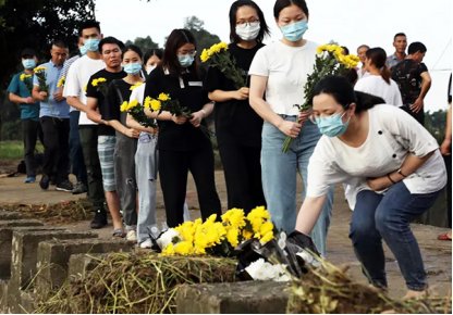 泪目|女村支书抗洪中被卷走，最后一句话令人泪目