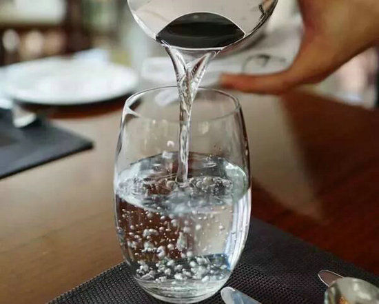 常温|喝热水能提高新陈代谢？其实可能恰恰相反