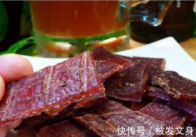 有钱人常吃的“下酒菜”,网友:比我午饭还丰富