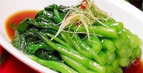 炒青菜|炒青菜时，万万不可直接下油锅，多做一步，青菜香嫩水润更好吃