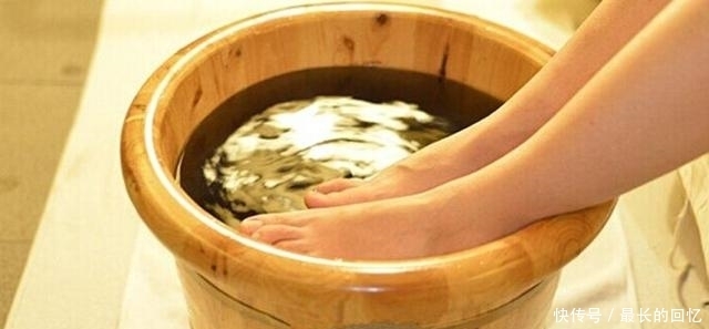  养生|冬天养生用橘子皮泡脚，你会收获3大“好处”，吃完橘子别扔了