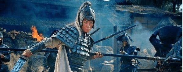 公孙瓒|《三国演义》中,如果赵云单挑吕布,结局会如何?