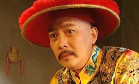 雍正的首批军机大臣共有3人,除了胤祥和张廷玉,还有一人是谁?