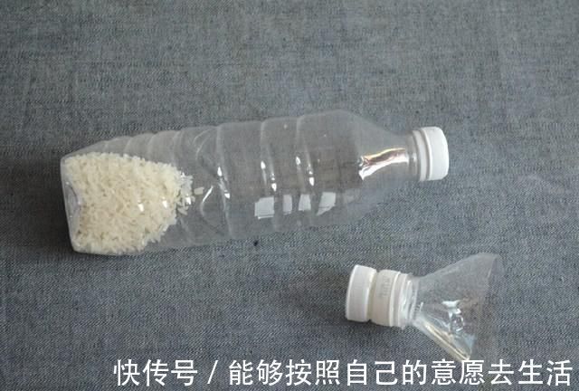 漏斗|喝剩下的塑料瓶别再扔了,稍微改造一下,变成万能漏斗,非常实用