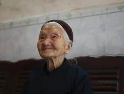 生气|104岁老人的长寿秘诀既吸烟又喝酒,却唯独不碰这一东西