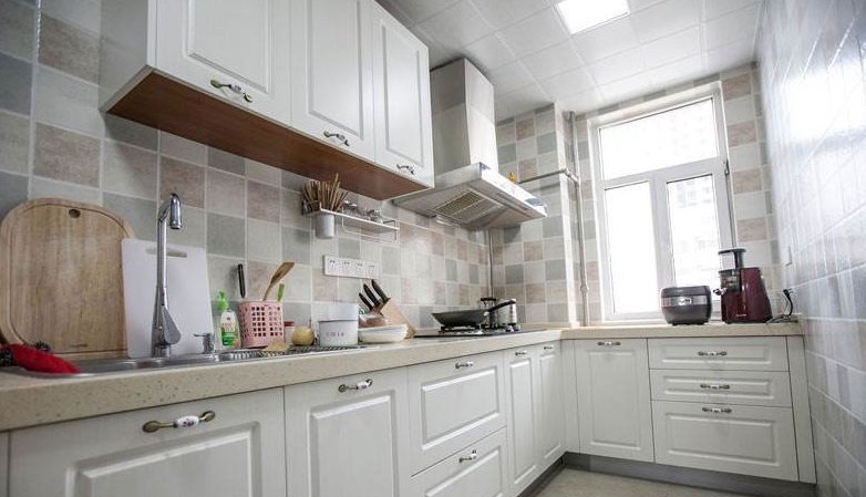 不论灶台有多大,这3样东西不能放,抓紧回家看看