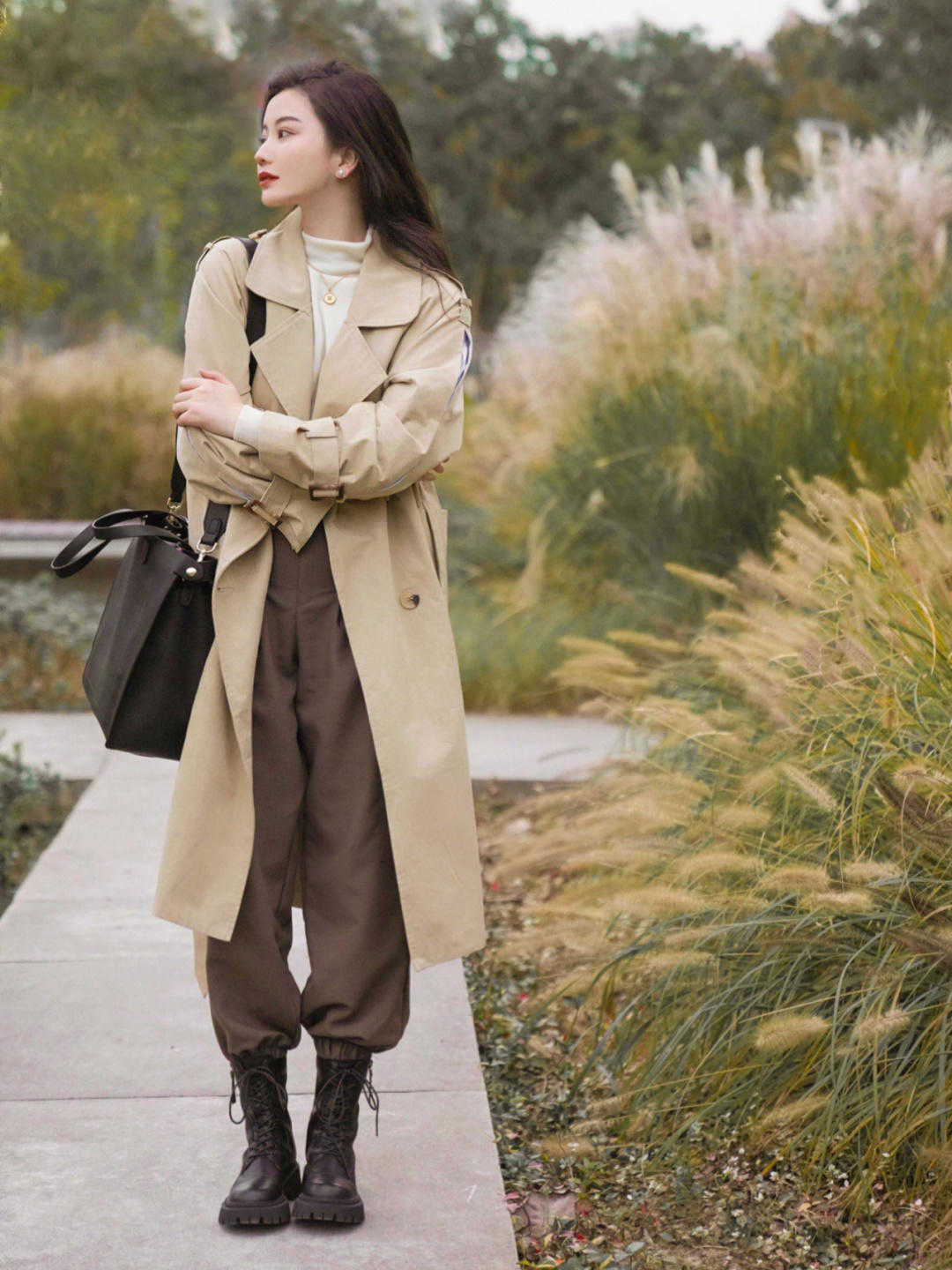 穿搭|长款会视觉疲劳,还难搭配,不,至少风衣不会