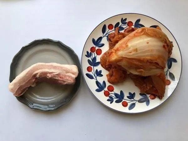 五花肉放点“它”，瞬间好吃10倍，含钙量是黄瓜的5倍！