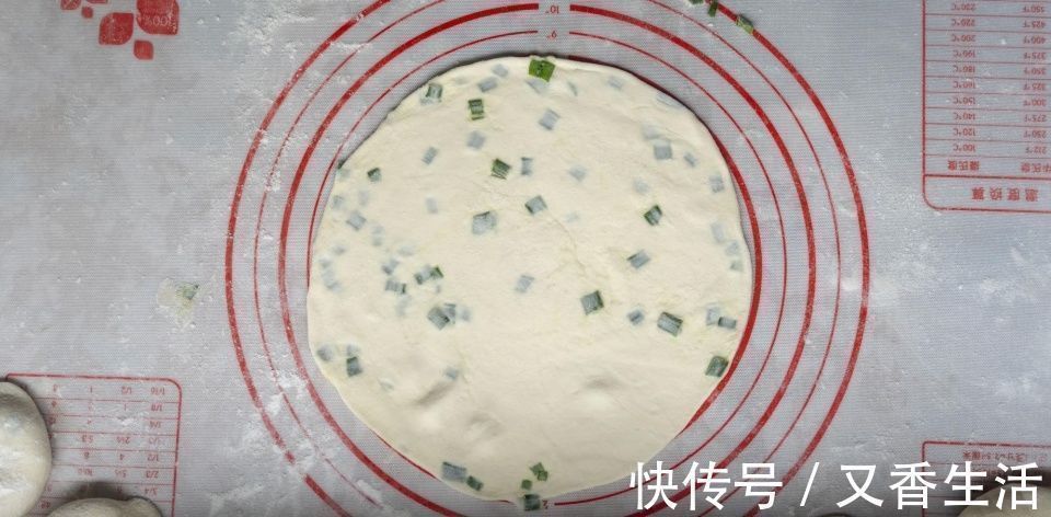家常烙饼最简单的做法,不用揉面不用油酥,柔软又多层,凉了不硬
