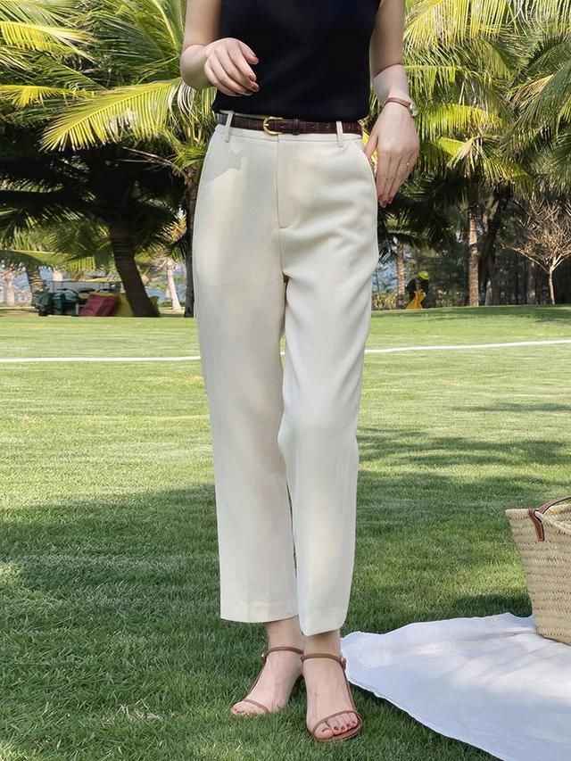 t恤|“基础款”怎么穿出气质感?看看这些搭配方式,优雅温柔又有格调