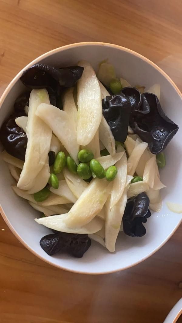 “有没有烧菜比我家更难吃的?” 网友吵起来了…