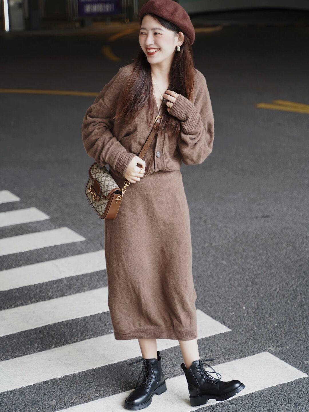 黑色|不会穿没关系,这4组“针织套装”的搭配经验分享给你,太优雅了