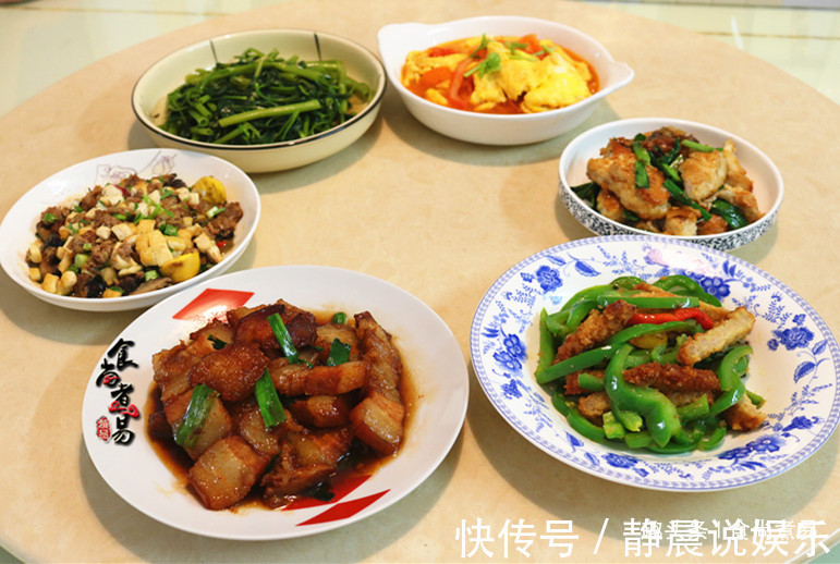 周末家人团聚,我做了此桌菜,家常小炒经济实惠,大家都很满意