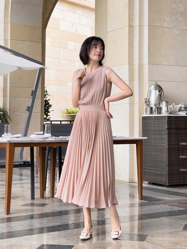 高跟凉鞋|小个子女生穿什么连衣裙好看?选这几款显高又显瘦,温柔优雅