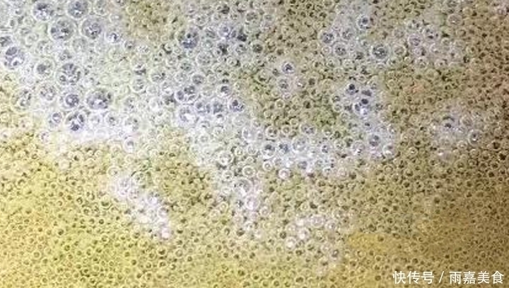 拉丝|想吃拔丝地瓜不用出去买，跟着我的配方在家就能做，香甜又拉丝