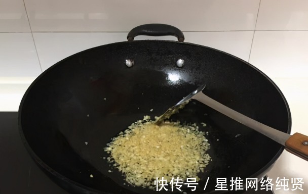 鸡汁|蒜蓉粉丝开背虾的家常做法,好看又好吃,小朋友吃得津津有味