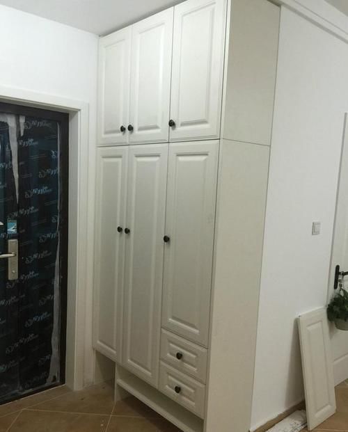 新房|新房木工活完工验收，只是在阳台做了个换季鞋柜竟引得邻居纷纷效