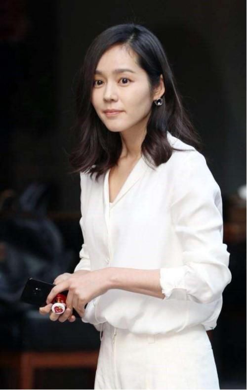 韩剧top3女主的穿搭非同一般，宋慧乔温柔李多海俏皮，韩佳人气质最好