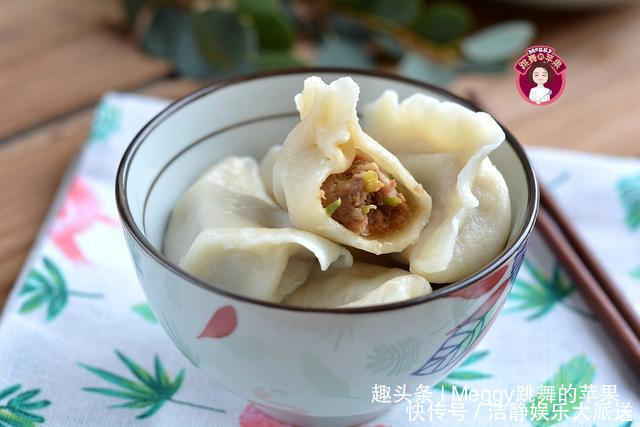 带来|饺子肉馅里打水,错了!头伏饺子二伏面,今天带来个不一样的饺子