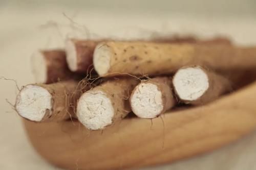 冬天一碗汤,不用医生找!大雪后常喝,润肺、养气血,全家都健康