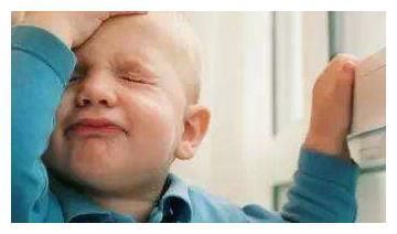 宝宝|宝宝做这3个动作不是“卖萌”,可能是生病了,宝妈别忽视