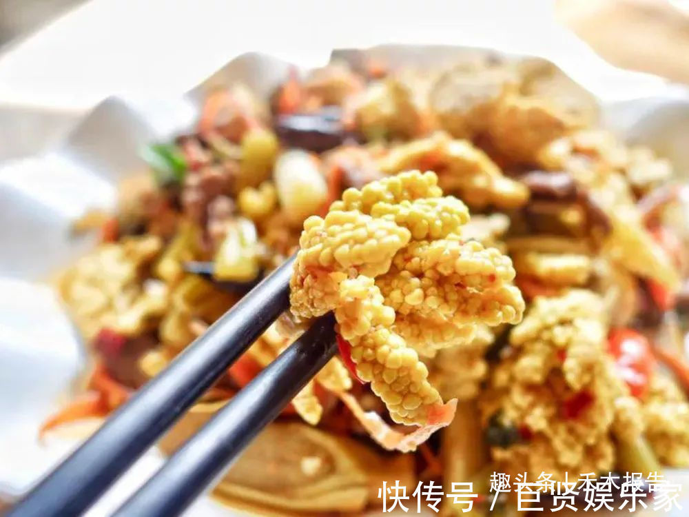 棕包|长树上的“鱼籽”，生熟都能吃，曾是穷人的救命粮，炖鸡是一绝